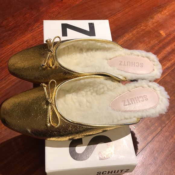 Schutz Evelin Metallic leather faux Shearling lined Gold Mule - Picture 6 of 10